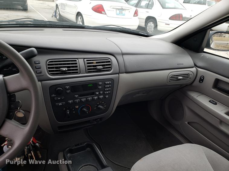 image for item DF3325 2005 Ford Taurus