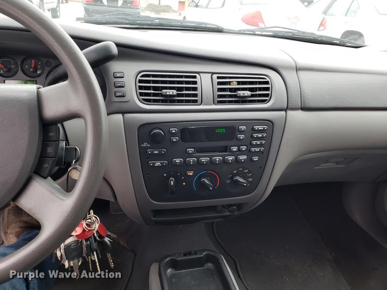 image for item DF3325 2005 Ford Taurus