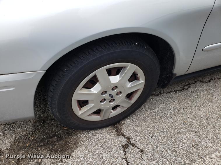 image for item DF3325 2005 Ford Taurus