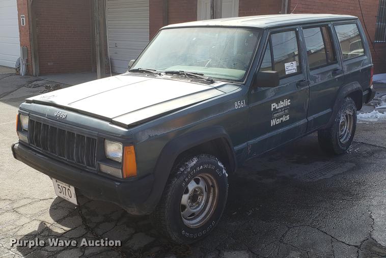 image for item DF3328 1994 Jeep Cherokee SUV