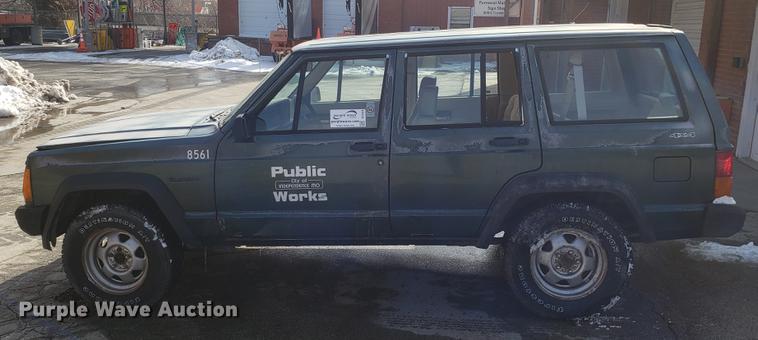 image for item DF3328 1994 Jeep Cherokee SUV