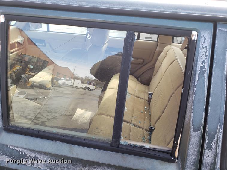 image for item DF3328 1994 Jeep Cherokee SUV