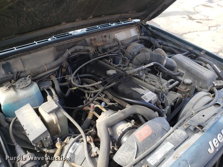 image for item DF3328 1994 Jeep Cherokee SUV