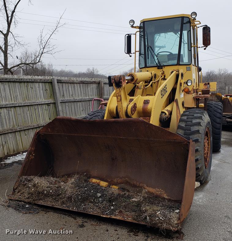 image for item DF3329 1991 Caterpillar 926E wheel loader
