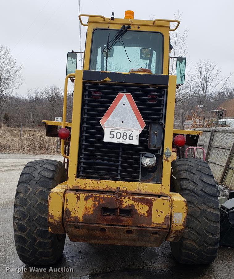 image for item DF3329 1991 Caterpillar 926E wheel loader