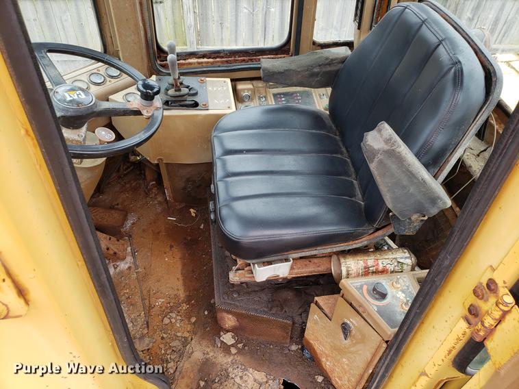 image for item DF3329 1991 Caterpillar 926E wheel loader