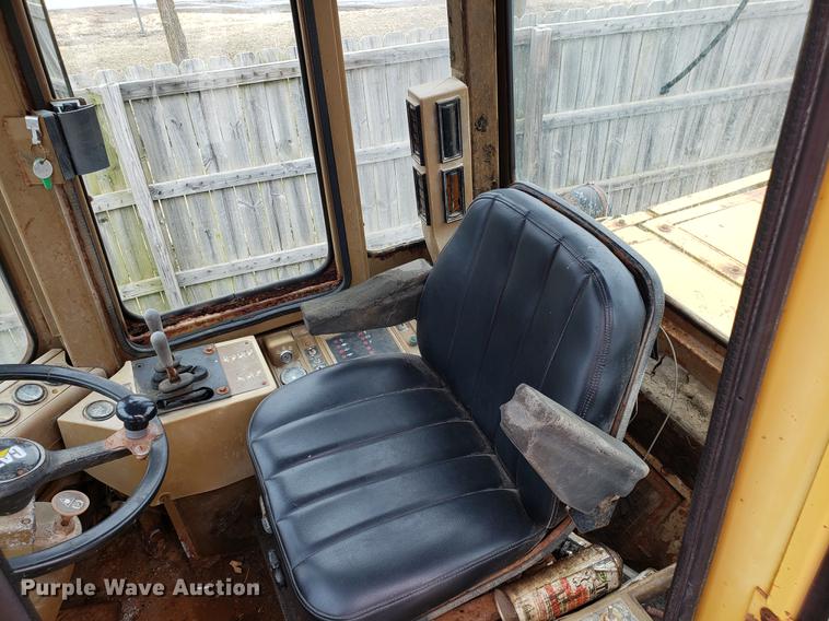 image for item DF3329 1991 Caterpillar 926E wheel loader