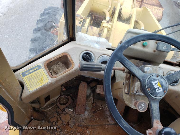 image for item DF3329 1991 Caterpillar 926E wheel loader