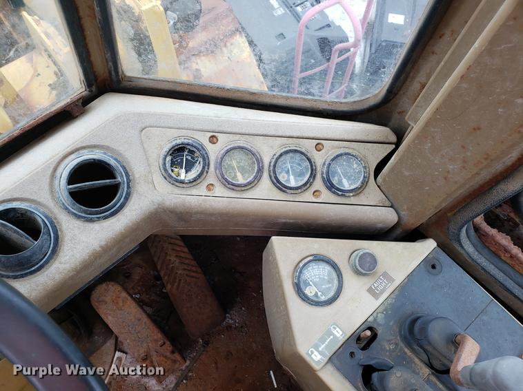 image for item DF3329 1991 Caterpillar 926E wheel loader