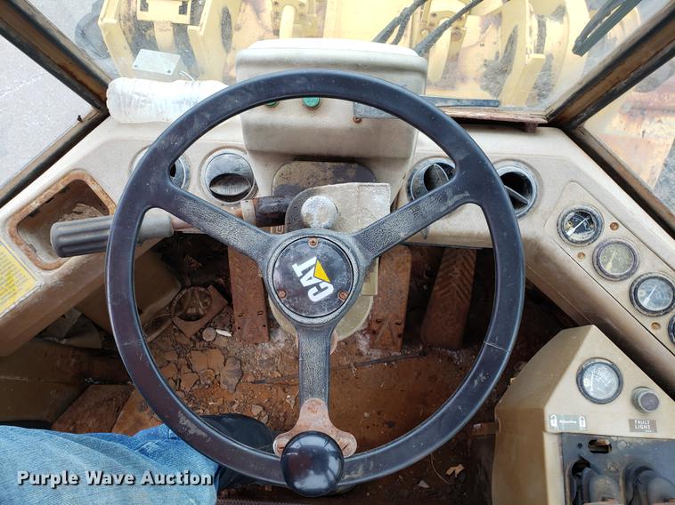 image for item DF3329 1991 Caterpillar 926E wheel loader