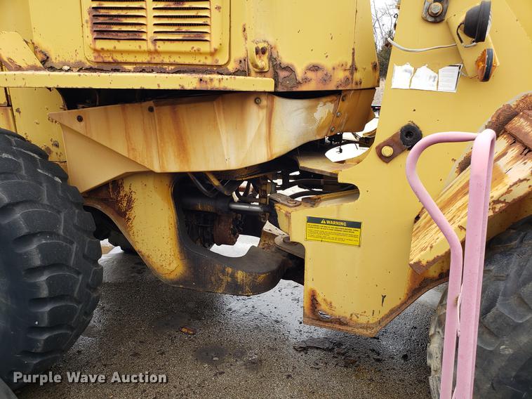 image for item DF3329 1991 Caterpillar 926E wheel loader