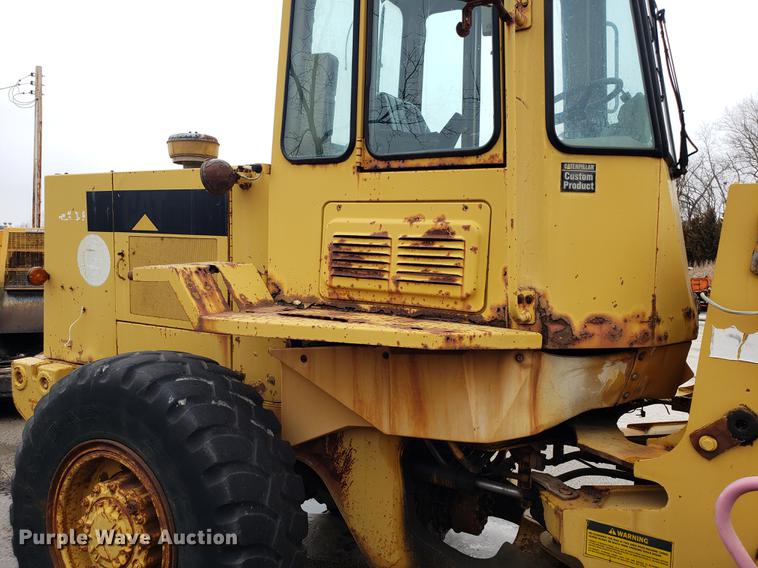 image for item DF3329 1991 Caterpillar 926E wheel loader