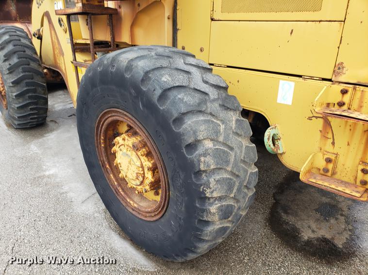 image for item DF3329 1991 Caterpillar 926E wheel loader