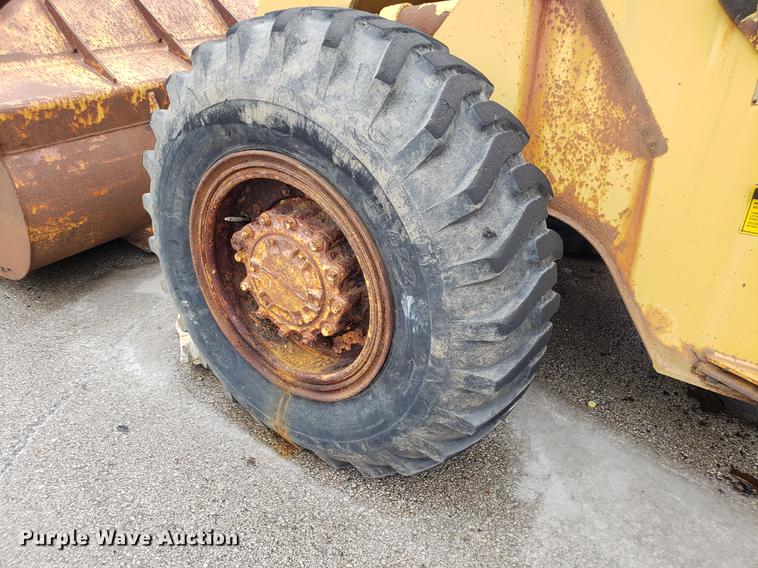 image for item DF3329 1991 Caterpillar 926E wheel loader