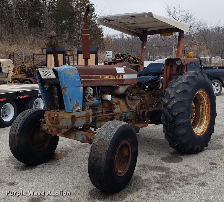 image for item DF3330 1980 Ford 6600 tractor