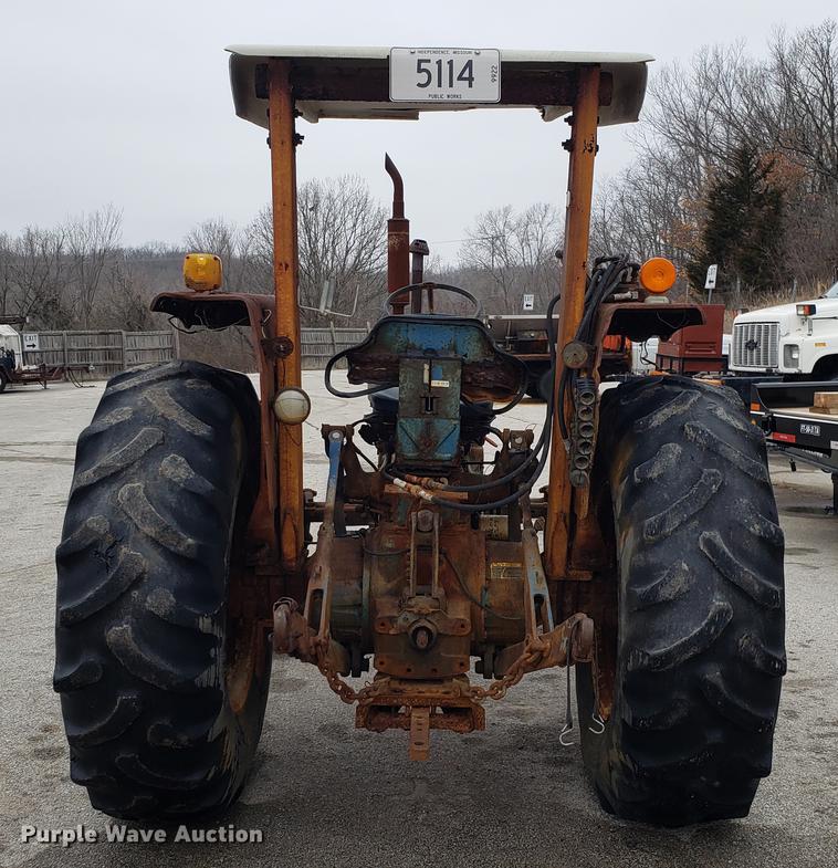 image for item DF3330 1980 Ford 6600 tractor