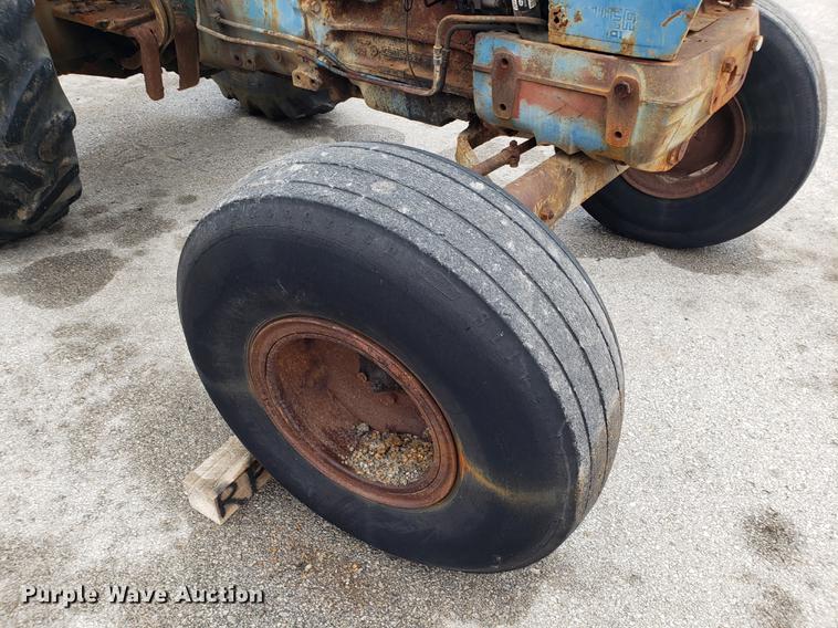 image for item DF3330 1980 Ford 6600 tractor