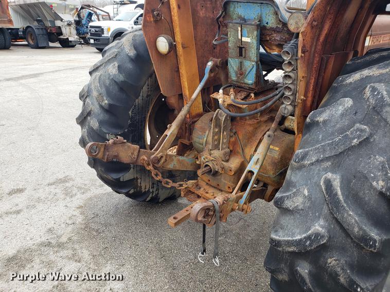 image for item DF3330 1980 Ford 6600 tractor