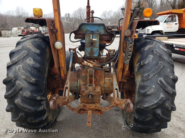 image for item DF3330 1980 Ford 6600 tractor