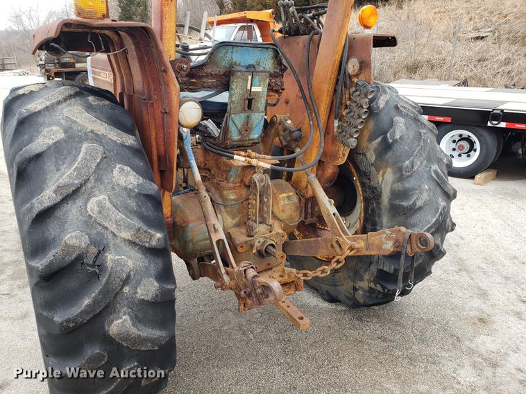 image for item DF3330 1980 Ford 6600 tractor
