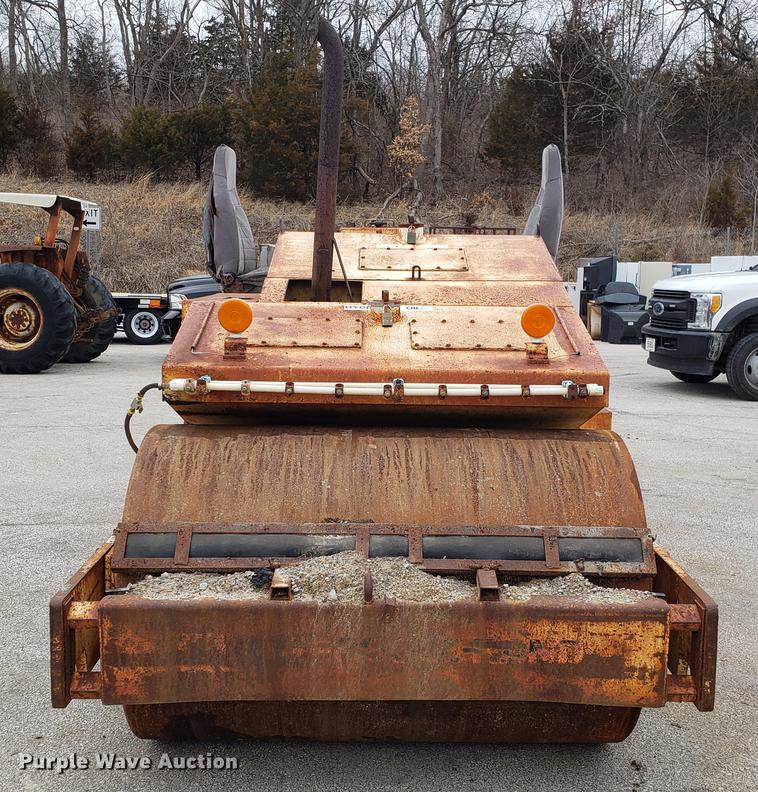 image for item DF3344 Ingersoll Rand AA-40 double drum vibratory roller