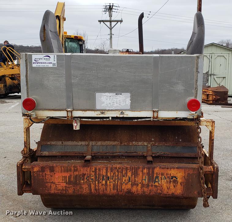 image for item DF3344 Ingersoll Rand AA-40 double drum vibratory roller