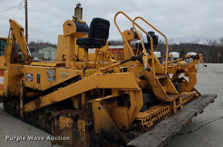 image for item DF3345 Blaw-Knox PF406-A paver