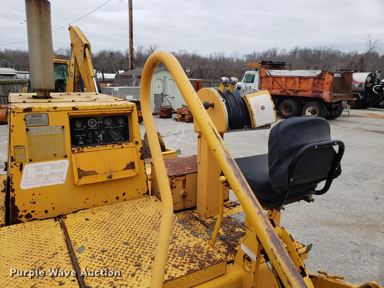 image for item DF3345 Blaw-Knox PF406-A paver