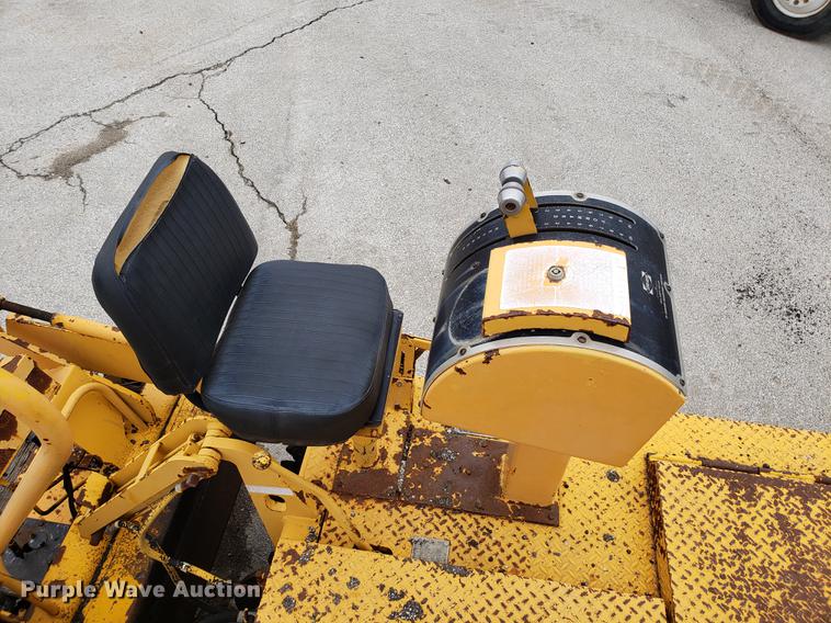 image for item DF3345 Blaw-Knox PF406-A paver