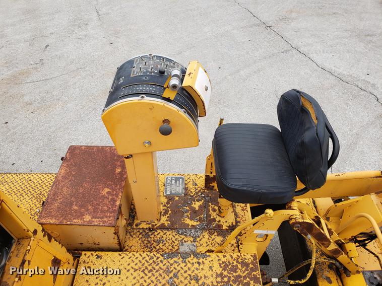 image for item DF3345 Blaw-Knox PF406-A paver