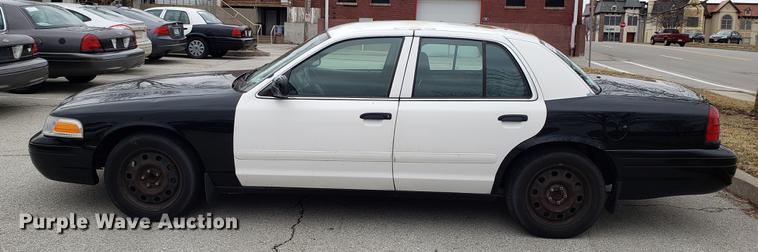 image for item DF3346 2006 Ford Crown Victoria Police Interceptor