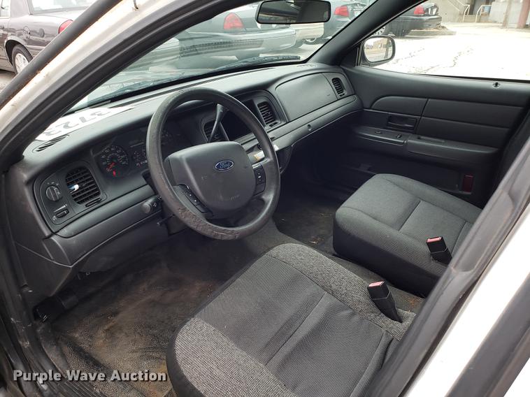 image for item DF3346 2006 Ford Crown Victoria Police Interceptor