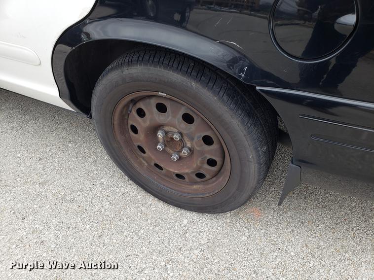 image for item DF3346 2006 Ford Crown Victoria Police Interceptor