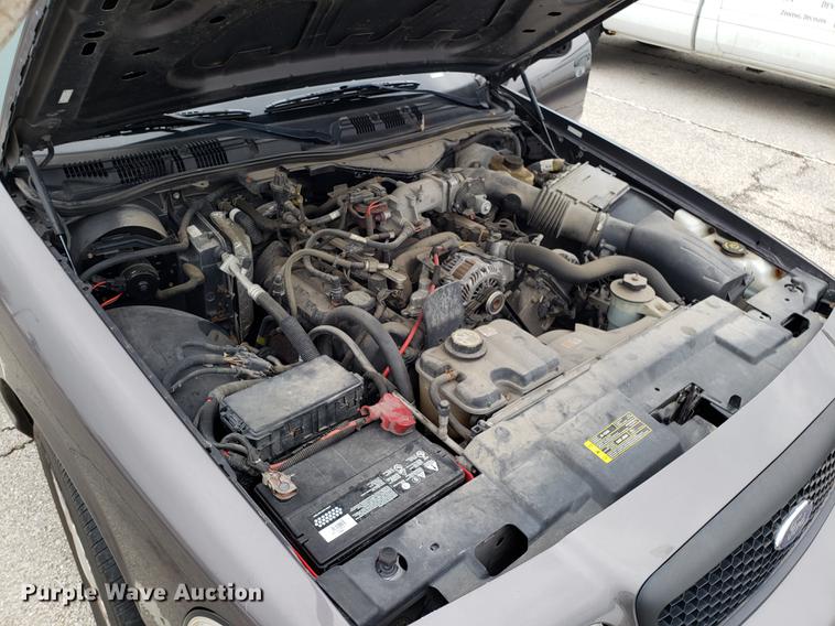 image for item DF3347 2007 Ford Crown Victoria Police Interceptor