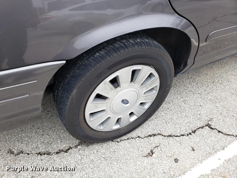 image for item DF3347 2007 Ford Crown Victoria Police Interceptor