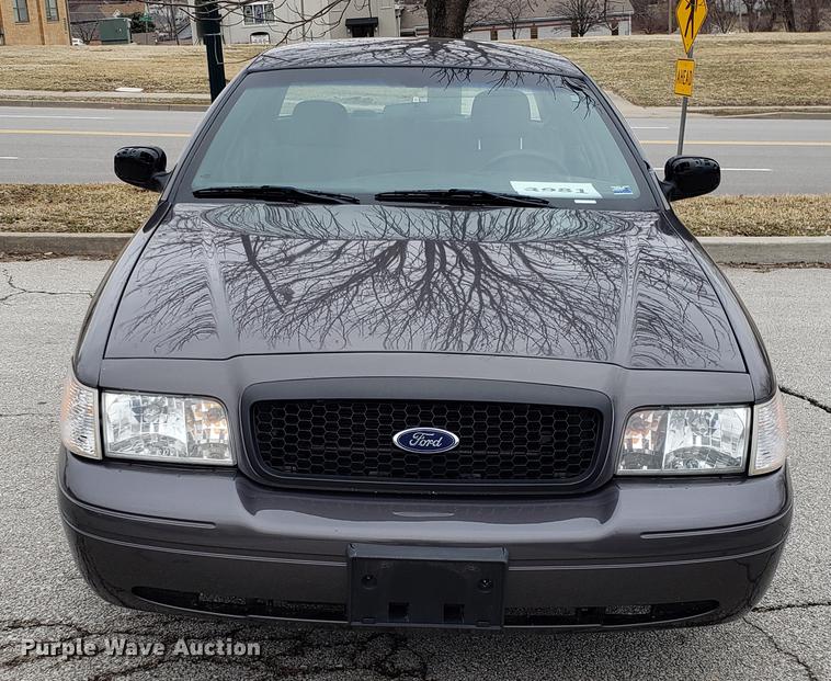 image for item DF3348 2007 Ford Crown Victoria Police Interceptor