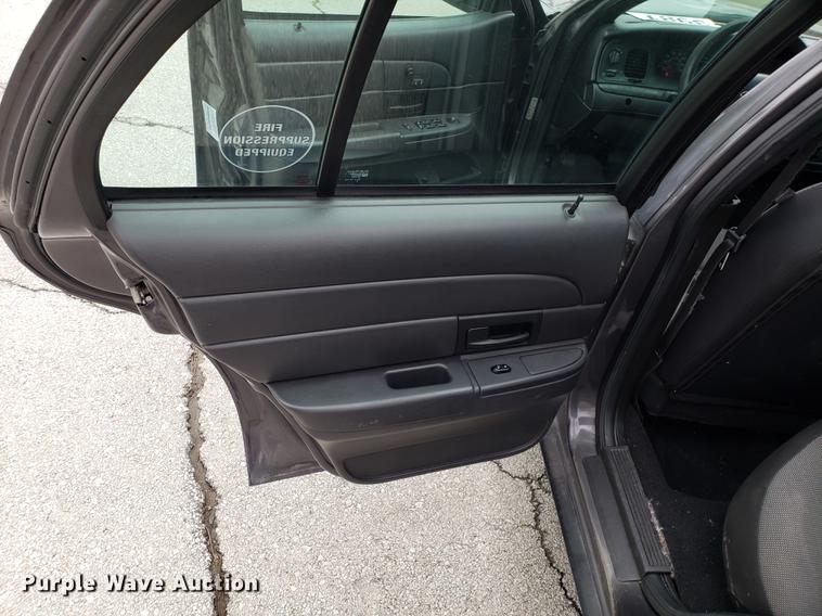 image for item DF3348 2007 Ford Crown Victoria Police Interceptor