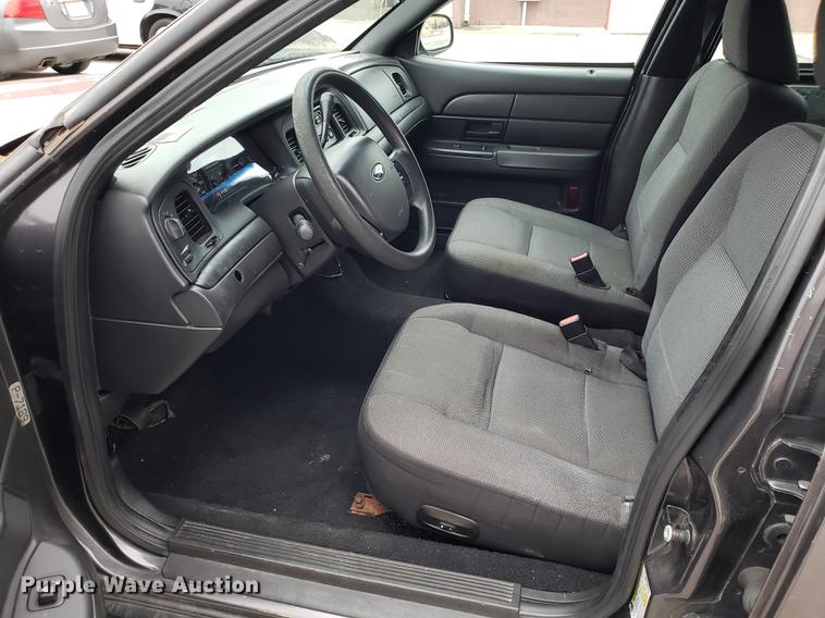 image for item DF3348 2007 Ford Crown Victoria Police Interceptor