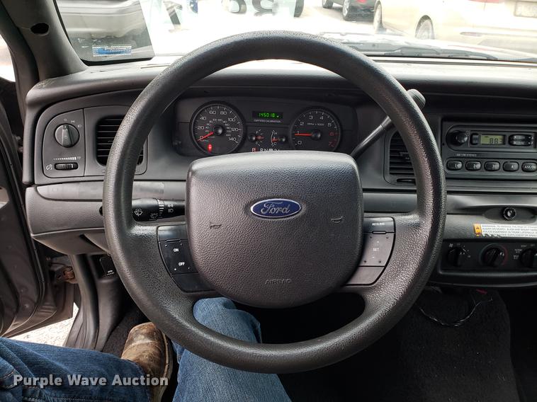 image for item DF3348 2007 Ford Crown Victoria Police Interceptor