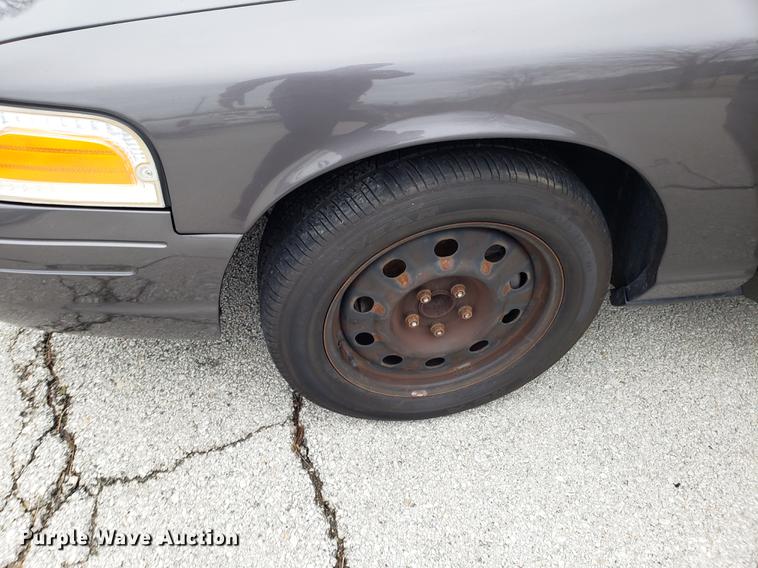 image for item DF3348 2007 Ford Crown Victoria Police Interceptor