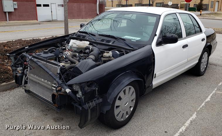 image for item DF3349 2010 Ford Crown Victoria Police Interceptor