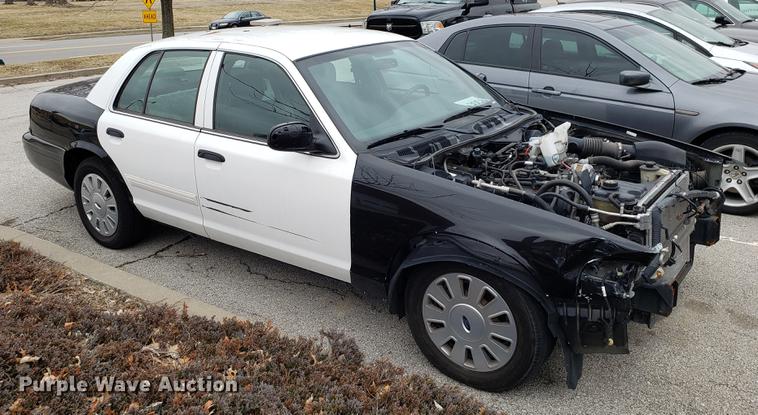 image for item DF3349 2010 Ford Crown Victoria Police Interceptor
