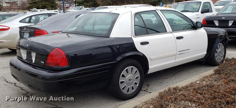 image for item DF3349 2010 Ford Crown Victoria Police Interceptor