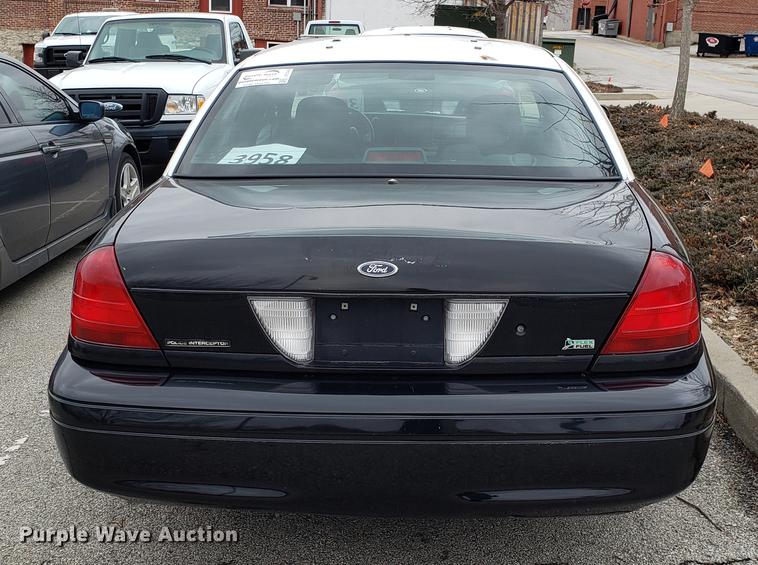 image for item DF3349 2010 Ford Crown Victoria Police Interceptor