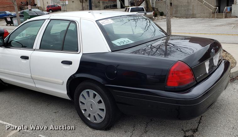 image for item DF3349 2010 Ford Crown Victoria Police Interceptor