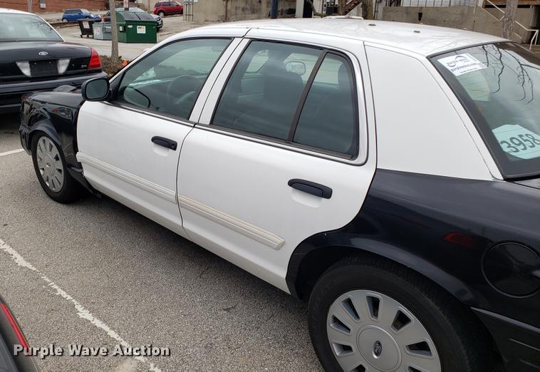 image for item DF3349 2010 Ford Crown Victoria Police Interceptor
