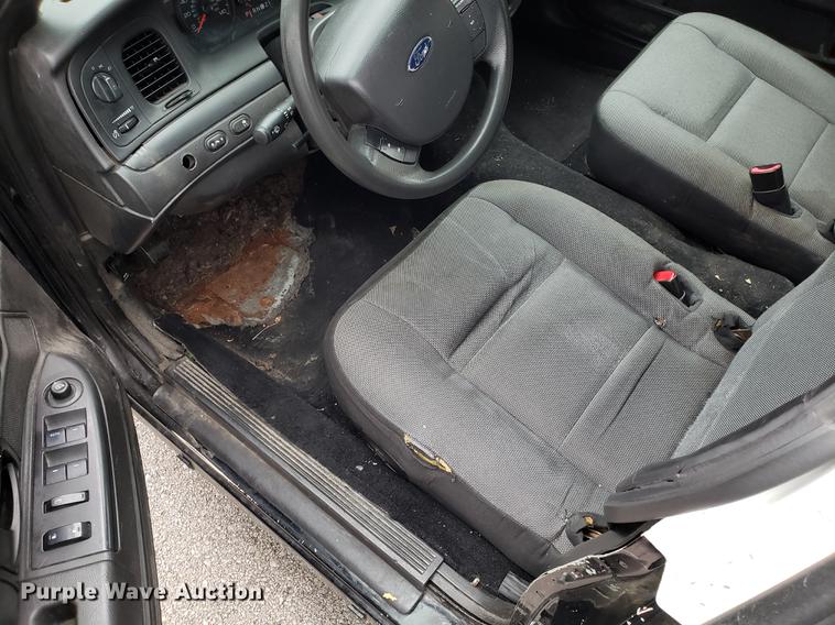 image for item DF3349 2010 Ford Crown Victoria Police Interceptor