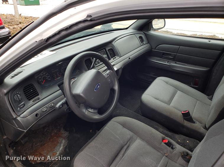 image for item DF3349 2010 Ford Crown Victoria Police Interceptor