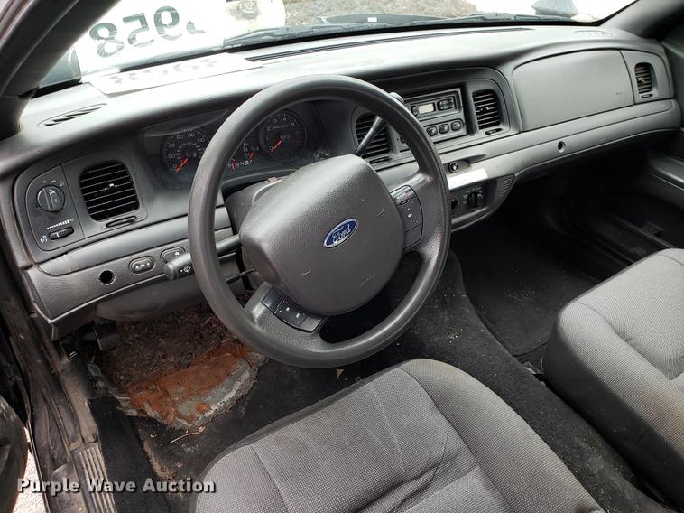image for item DF3349 2010 Ford Crown Victoria Police Interceptor
