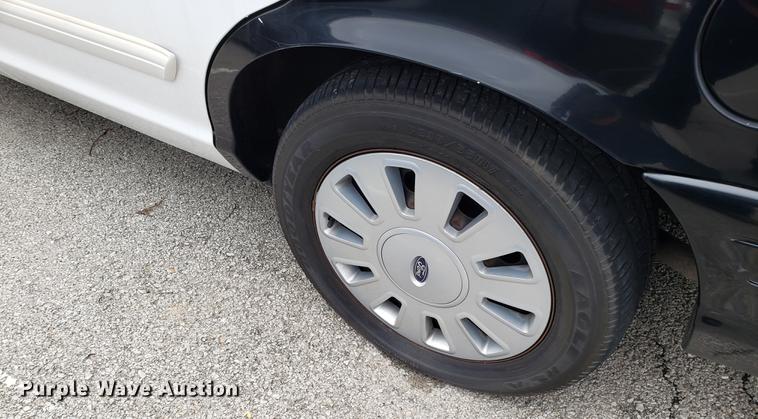 image for item DF3349 2010 Ford Crown Victoria Police Interceptor